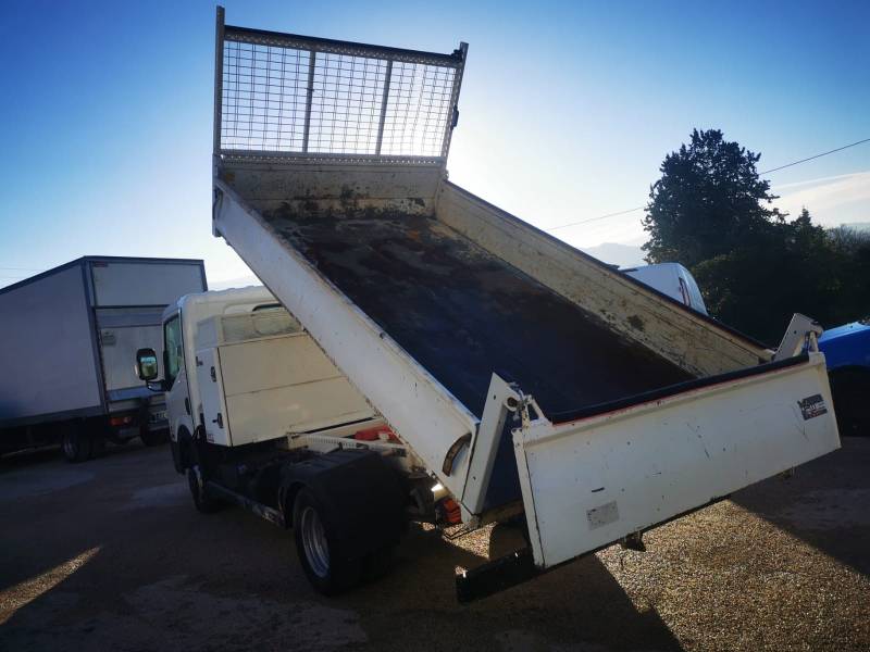 NISSAN NT400 35.13 BENNE  OCCASION