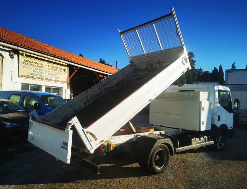 NISSAN NT400 35.13 BENNE  OCCASION