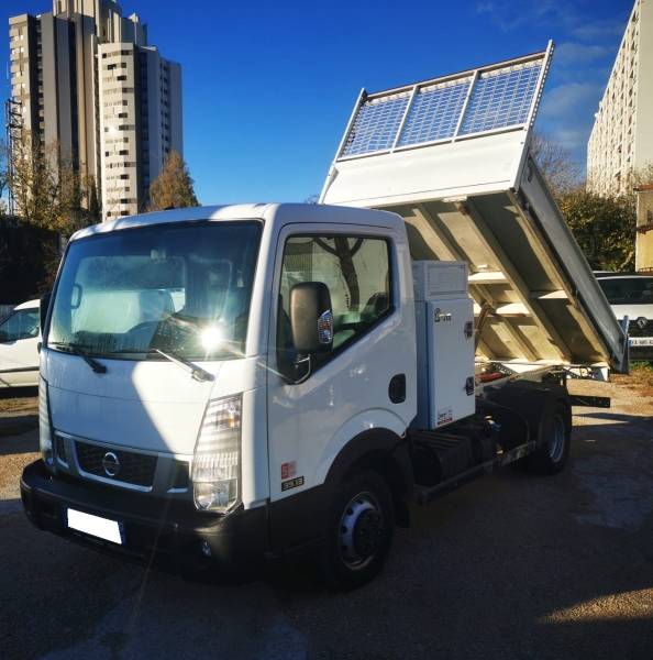NISSAN NT400 35.13 BENNE  OCCASION