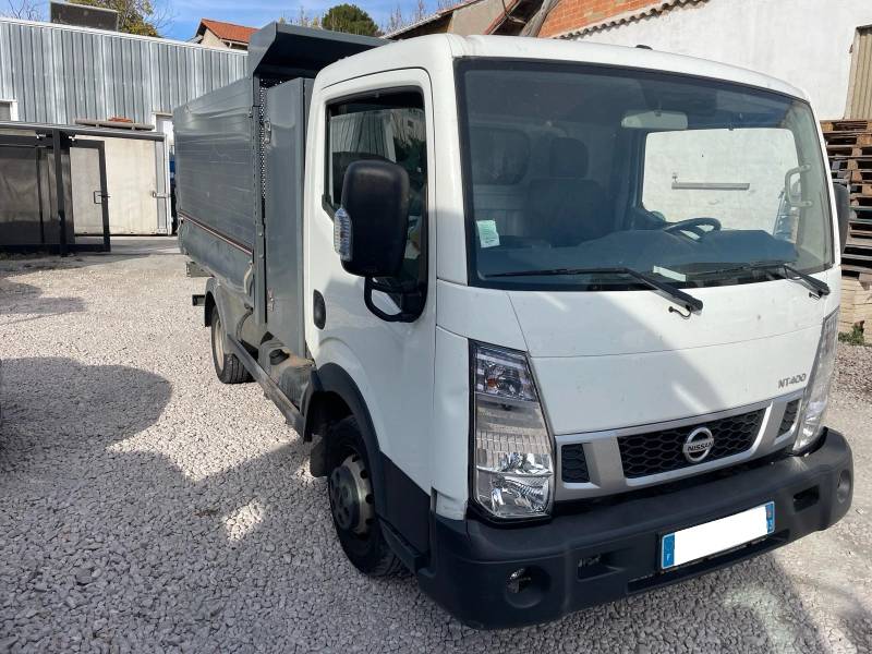 NISSAN CABSTAR NT400 35.13    3.0 DCI 130 BENNE  OCCASION