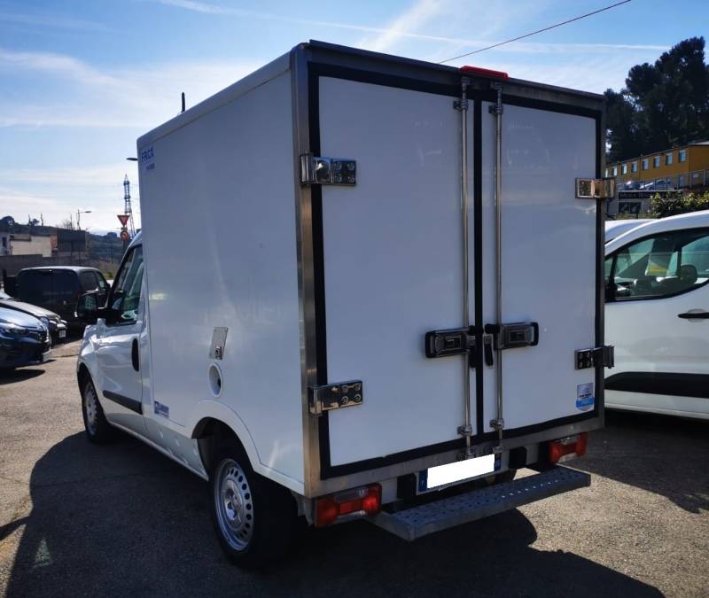 *** FRIGO +/-  ***  FIAT DOBLO 1.6 MJTD 105 FRIGO +/-  OCCASION