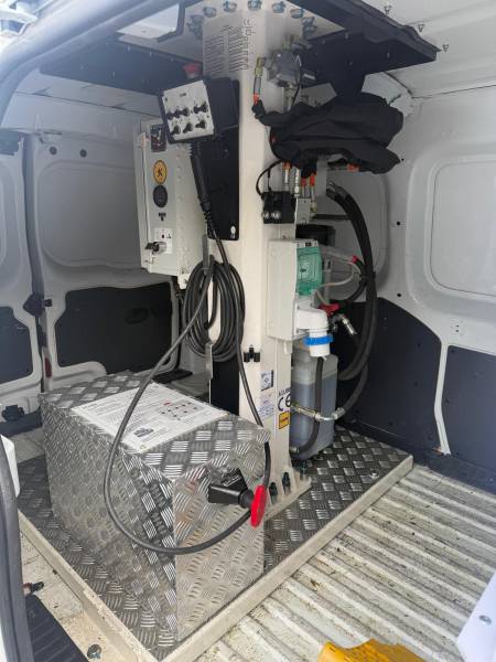 RENAULT KANGOO 1.5  DCI 90 ---- NACELLE 10 METRE --------OCCASION